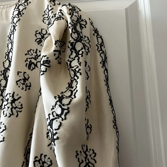 Layla fil coupé silk-blend blouse - Picture 4 of 9